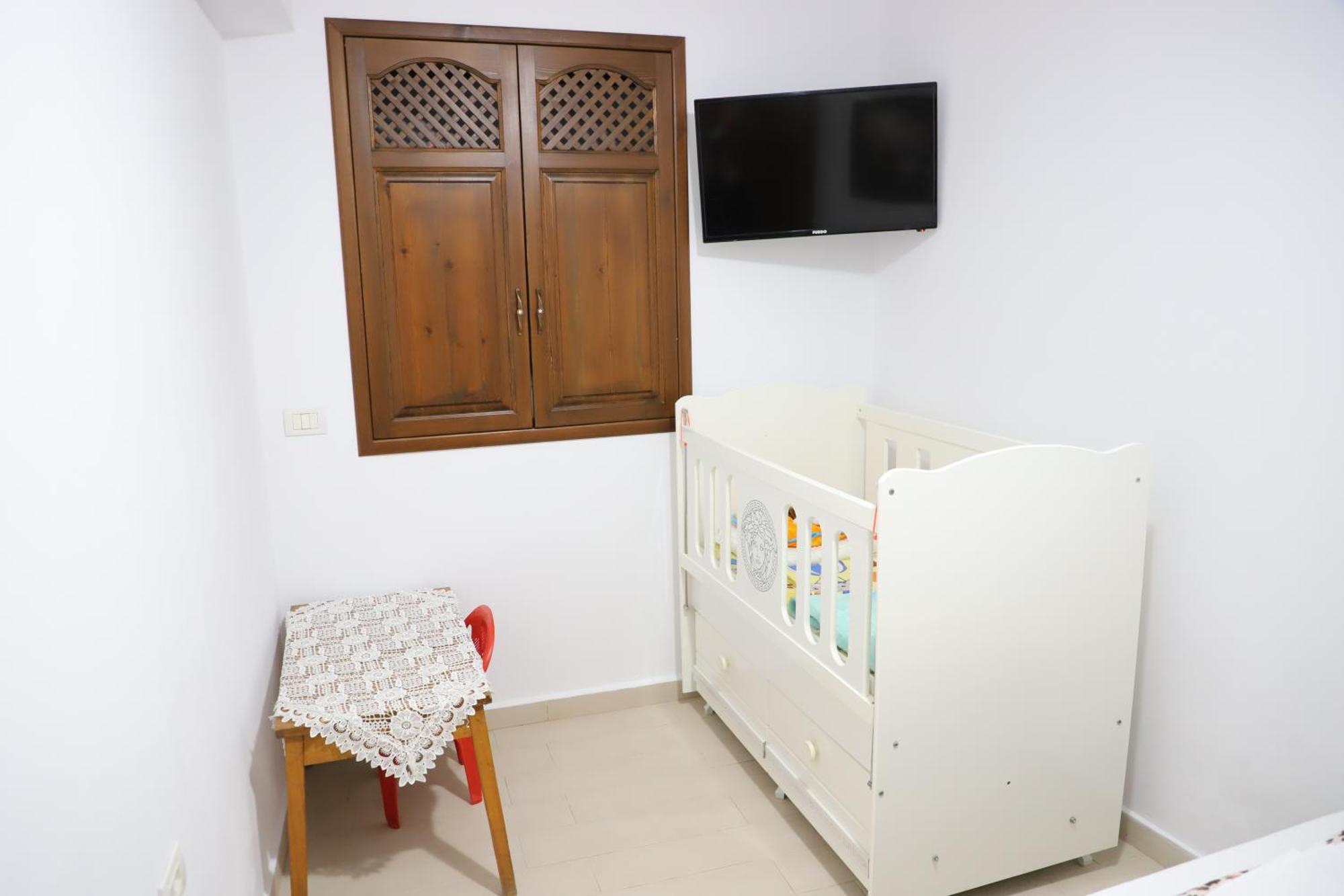 Apartment Altin In Old Town Берат Екстериор снимка